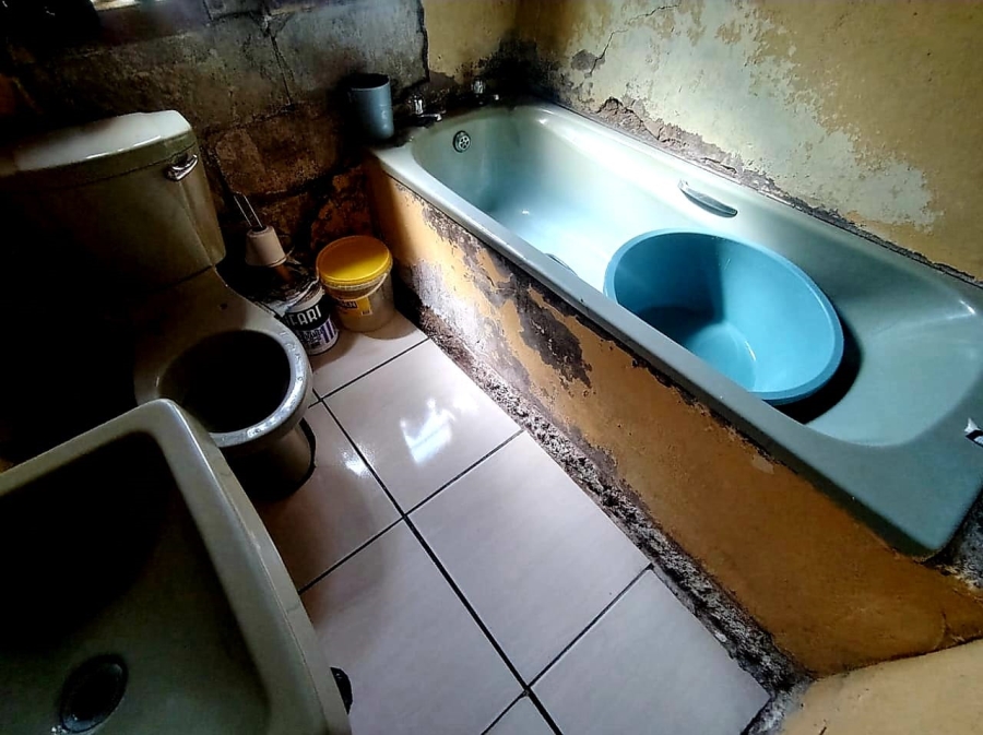 5 Bedroom Property for Sale in Mdantsane Nu 6 Eastern Cape